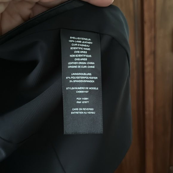 NWT ALICE & OLIVIA LAMBSKIN LEATHER MIDI LENGTH SKIRT. SIZE 10. - Picture 9 of 12